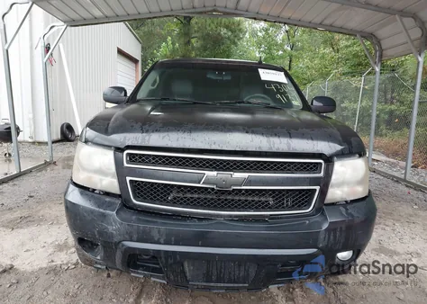 2009 Chevrolet Suburban 1500 Lt2 z USA, uszkodzony, nr VIN 1GNFK263X9R119210